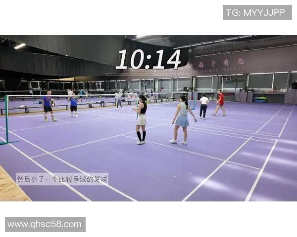 武汉羽毛球队与南京羽毛球队赛后复盘分析比赛经验与战术调整
